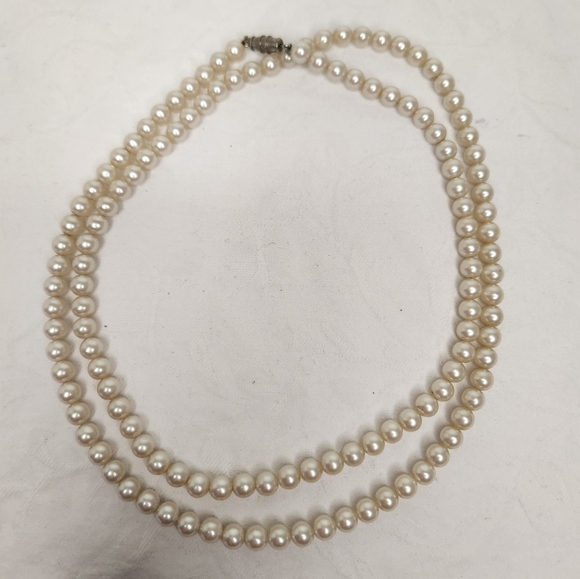 Vintage Majorica Pearl Necklace - Picture 2 of 7